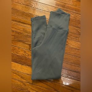 aerie sage green ribbed leggings large